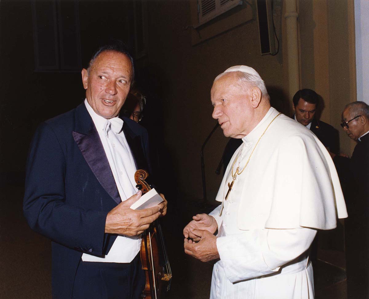 Alberto Lysy & Pope John-Paul II